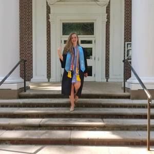 Meet your Posher, Caitlin